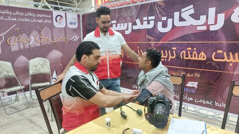 دکتر نوروزی: ۱۲ هزار نفر خدمات رایگان دریافت کردند در ۲۴ استان پویش اهدای خون اجرا شد